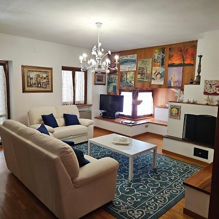 Piccoli Sogni Villa Valfabbrica Luaran gambar